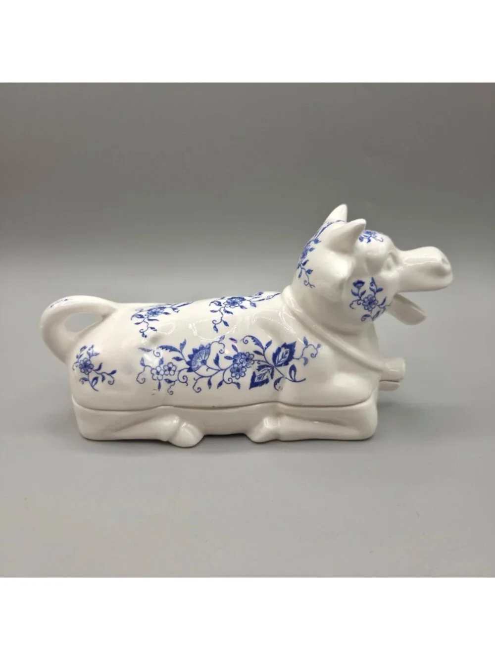 Vintage Art Line Japan Blue Onion Cow Butter Dish Covered Ceramic
